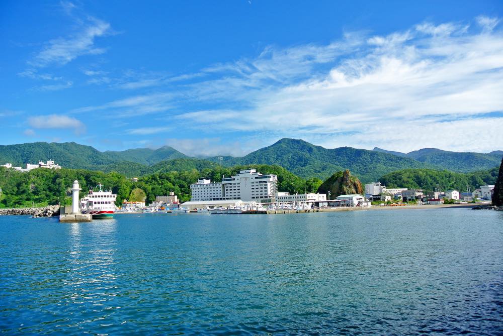 【保存版】ウトロ温泉旅館おすすめ10選【北海道滞在者が徹底紹介】リーズナブル・絶景露天風呂・自然を満喫できるお宿など