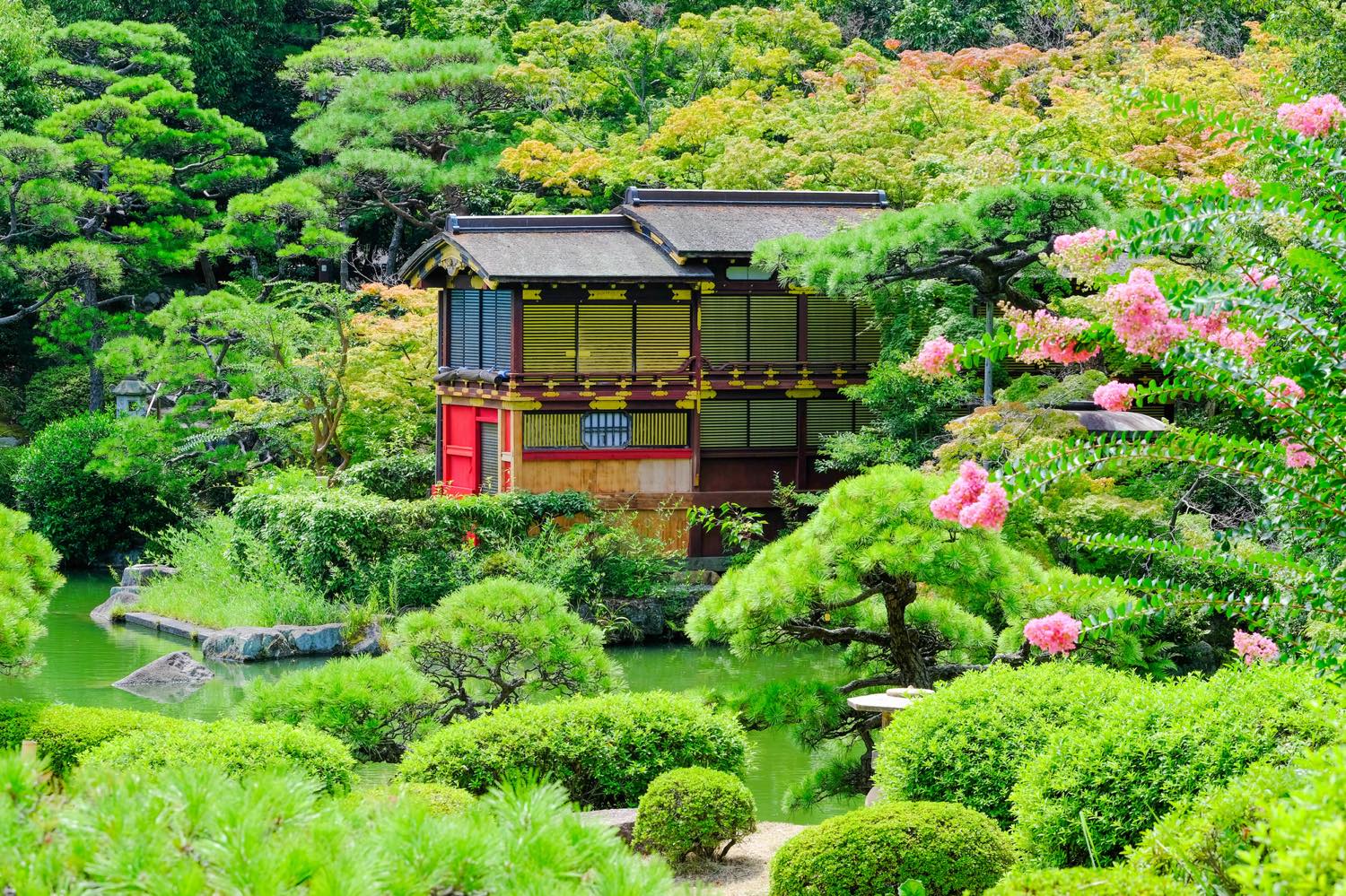 【2024年版】神戸の庭園15選！国名勝・ホテル内・オーシャンビューなど兵庫観光通の筆者が紹介