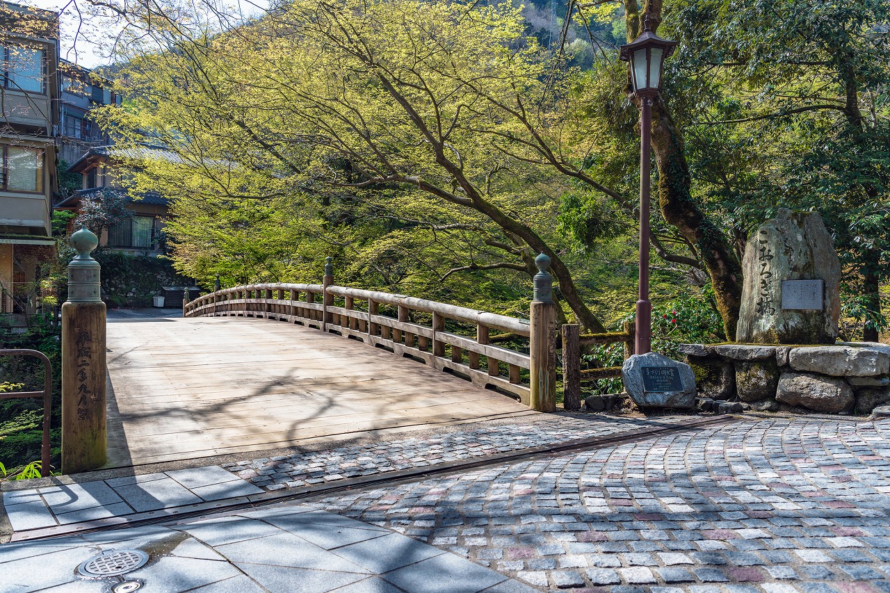 22年版 山中温泉の高級旅館おすすめ15選 山中温泉に魅了されたライターが徹底紹介 露天風呂付き客室 個性派 美食のお宿など アニーお祝い体験マガジン By ギフトモール