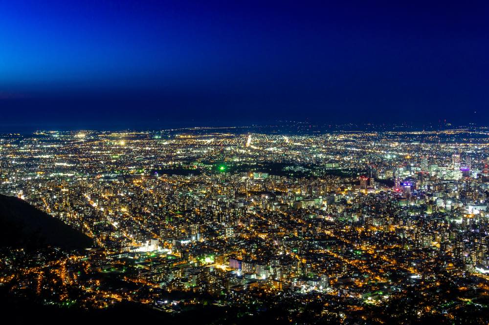 【保存版】北海道の夜景ドライブデートならここ！北海道生まれの筆者おすすめ15スポット【ロケーション◎・絶景展望台・公園など】