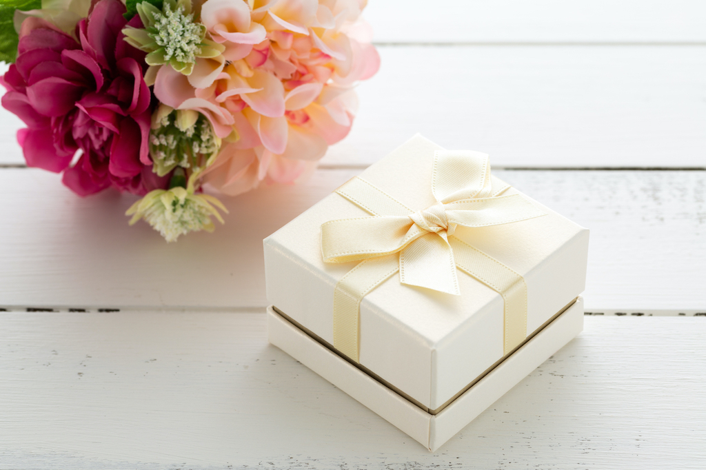 【予算 4000円】40代の女友達がもらって嬉しいプレゼントおすすめ15選♪お誕生日にも使える!コスメや雑貨など元デパート販売員が厳選してご紹介!