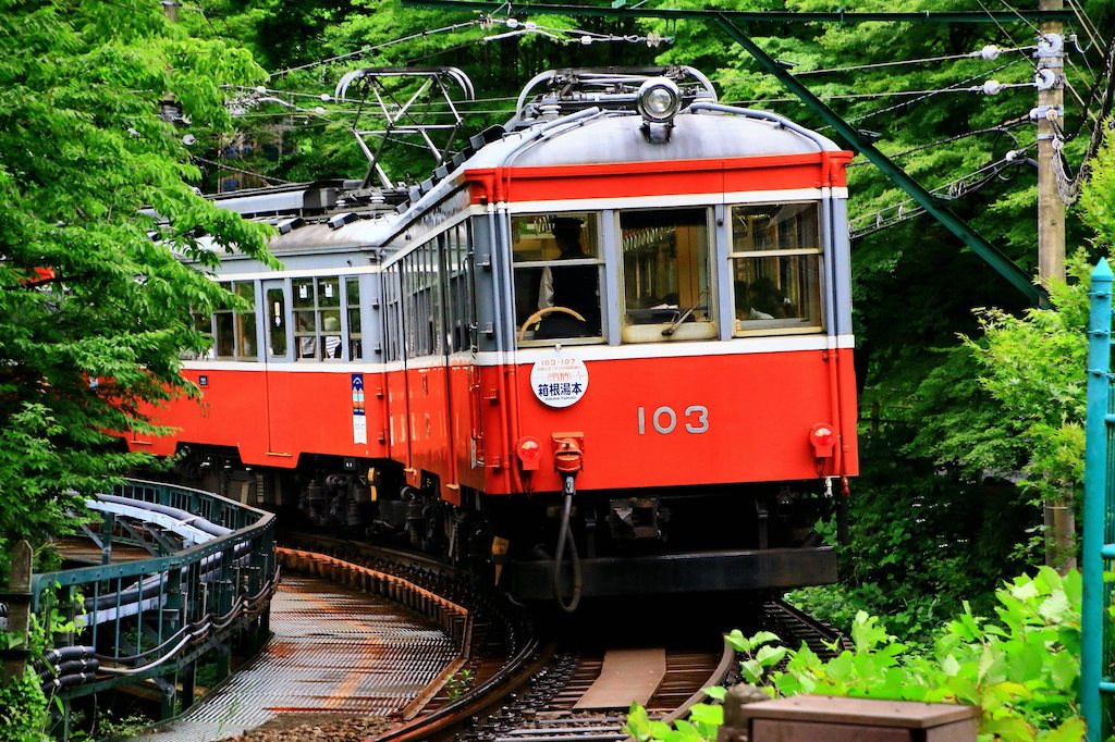 【保存版】小涌谷のランチならここ！カップルのデートや記念日にもおすすめ【神奈川グルメ通が徹底ガイド】バイキング・日本庭園・贅沢寿司・定食・アフタヌーンティーも