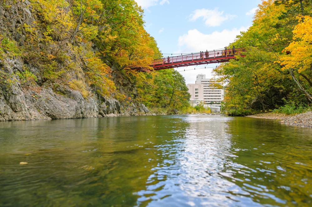 【定山渓温泉】誕生日で泊まりたい旅館・ホテル10選！温泉付き客室・ロケーション最高など温泉マニアな筆者が徹底調査！