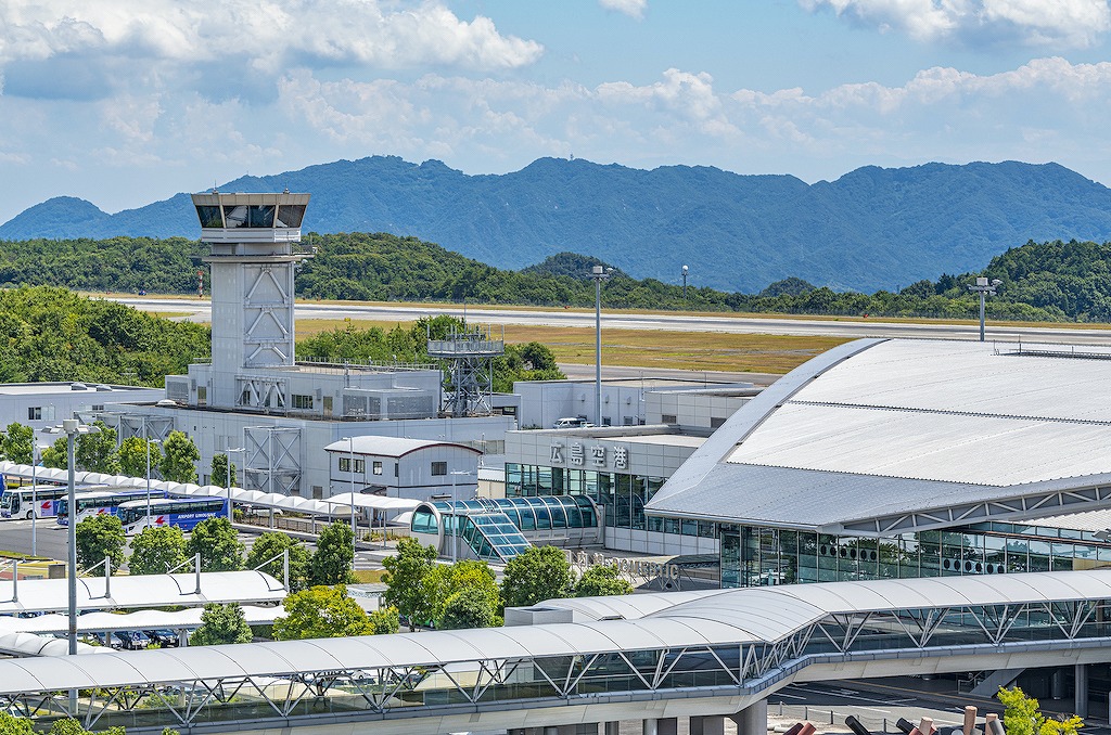 【保存版】広島空港で食事におすすめのお店15選！カップルのデートや記念日にも【広島グルメ通が徹底ガイド】ご当地グルメ・瀬戸内名物・寛ぎカフェ・ホテル内レストラン