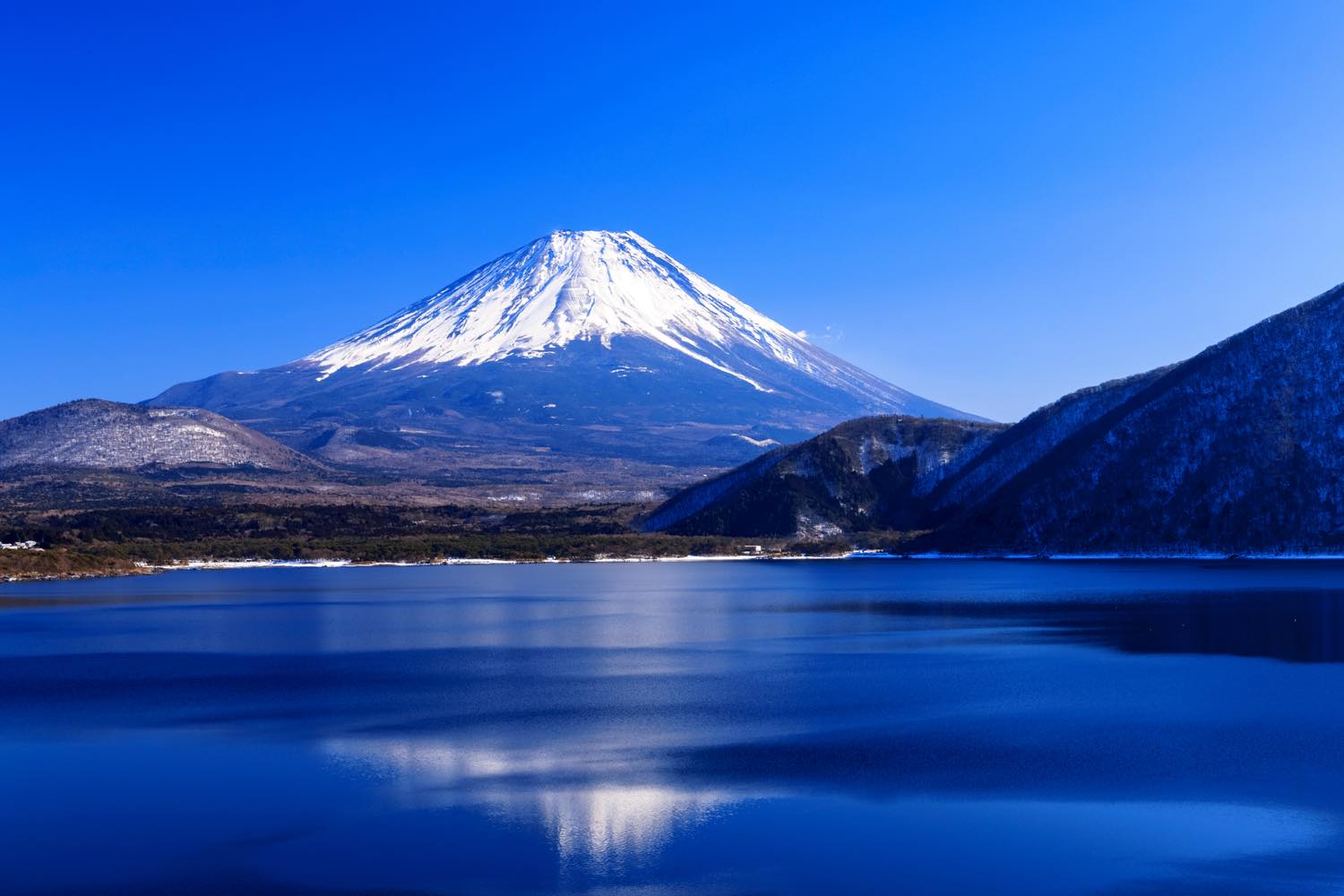 23年版 本栖湖デートならここ 元在住者おすすめの15スポット 富士山が見えるスポット キャンプ グルメなど アニーお祝い体験マガジン By ギフトモール