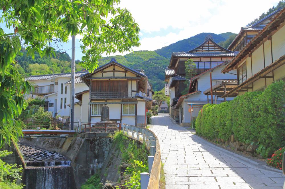 【山中温泉】結婚記念日で泊まりたい旅館10選！露天風呂付き客室・貸切風呂など温泉マニアな筆者が徹底調査！