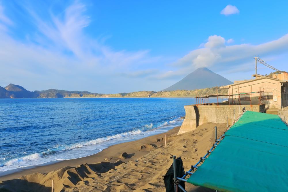 【保存版】指宿温泉旅館おすすめ15選【温泉好きのライターが徹底紹介】源泉かけ流し・露天風呂・展望大浴場・海が見える宿まで