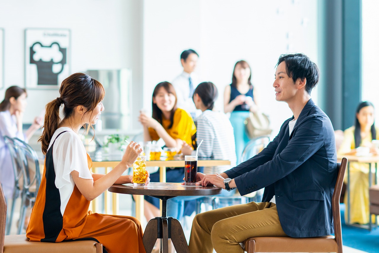 好きな人との会話が盛り上がる鉄板話題5選！会話が続かない時の対処法や距離を縮める会話術も紹介