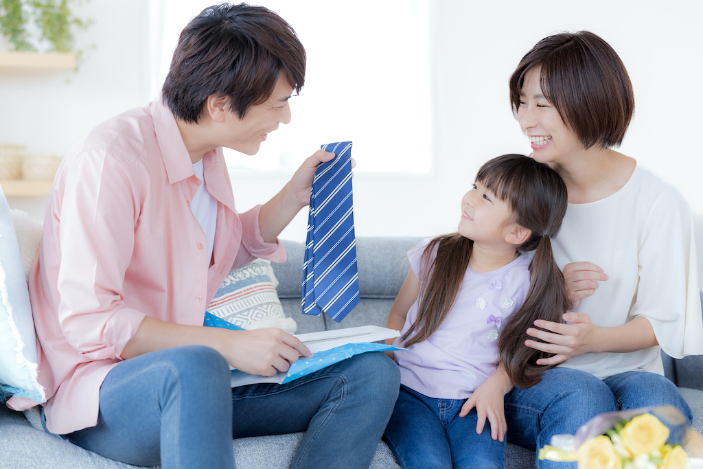 【予算2000円】30代の父親がもらって嬉しいプレゼントのおすすめ15選!ビジネスグッズや食品ギフトなど子供と30代の父親にプレゼントを贈る機会の多い筆者が紹介