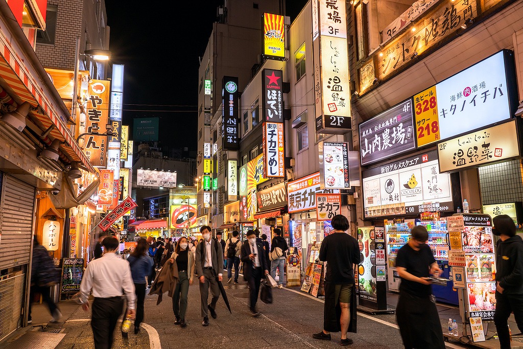 【保存版】西新宿で海鮮ならここ！関東在住の筆者おすすめの20選【個室あり・リーズナブル・人気店・記念日向けのお店など】