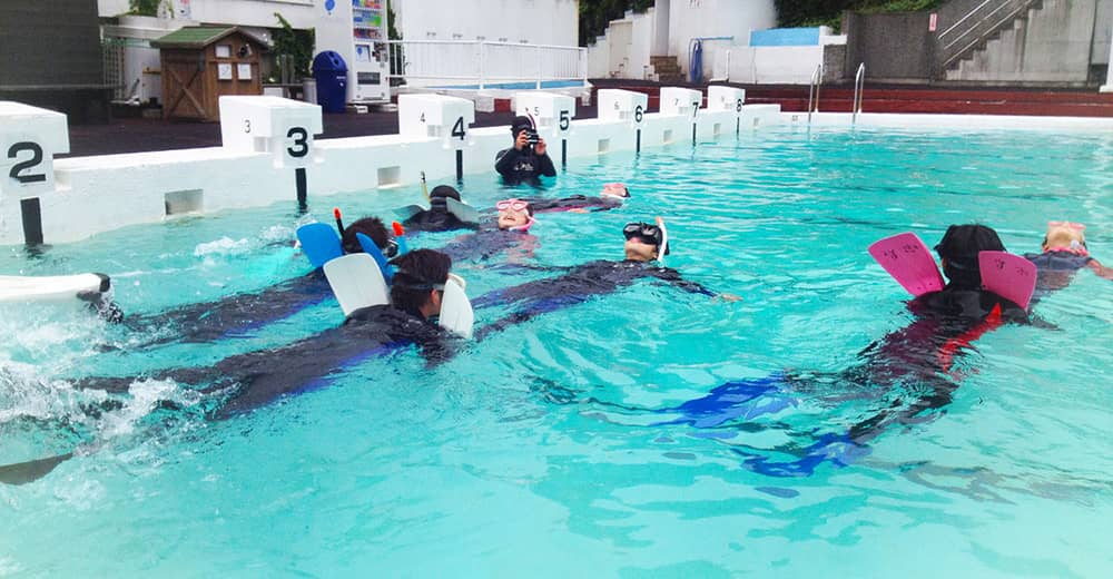 プロの指導で泳ぐことが好きになる「ダイブショップ宝島」